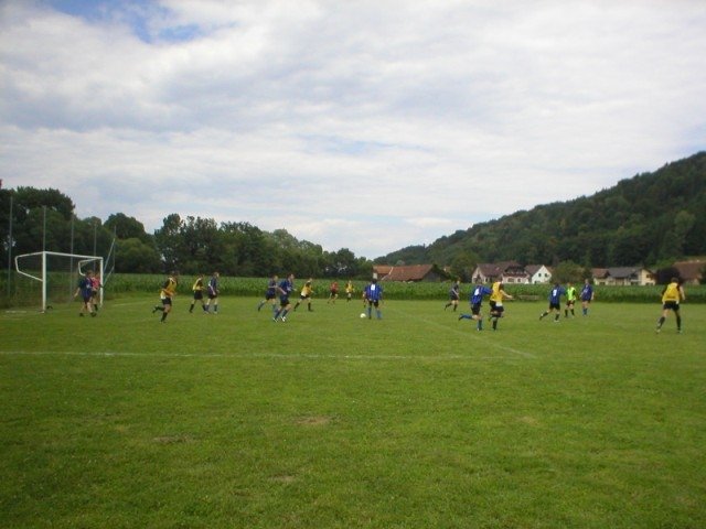 30_fussball schwarzau 2005 019.jpg